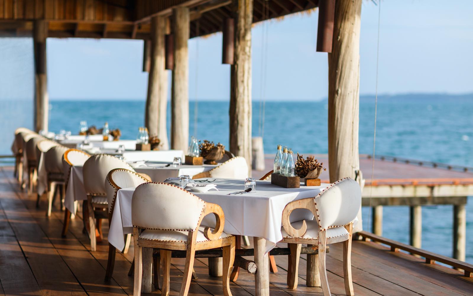 Portugiesische Vokabeln lernen zum Thema No restaurante